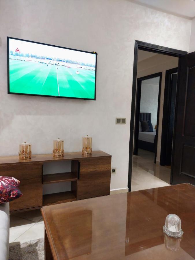 Apartamento Luxury Downtown Of 80m2 In Front Of Hassan 2 Mosque And Sea From Family , Pour Famille , Interdit Couples Araabic Non Marie, Forbidden Unmarried Araabic Couples Basement Car Park