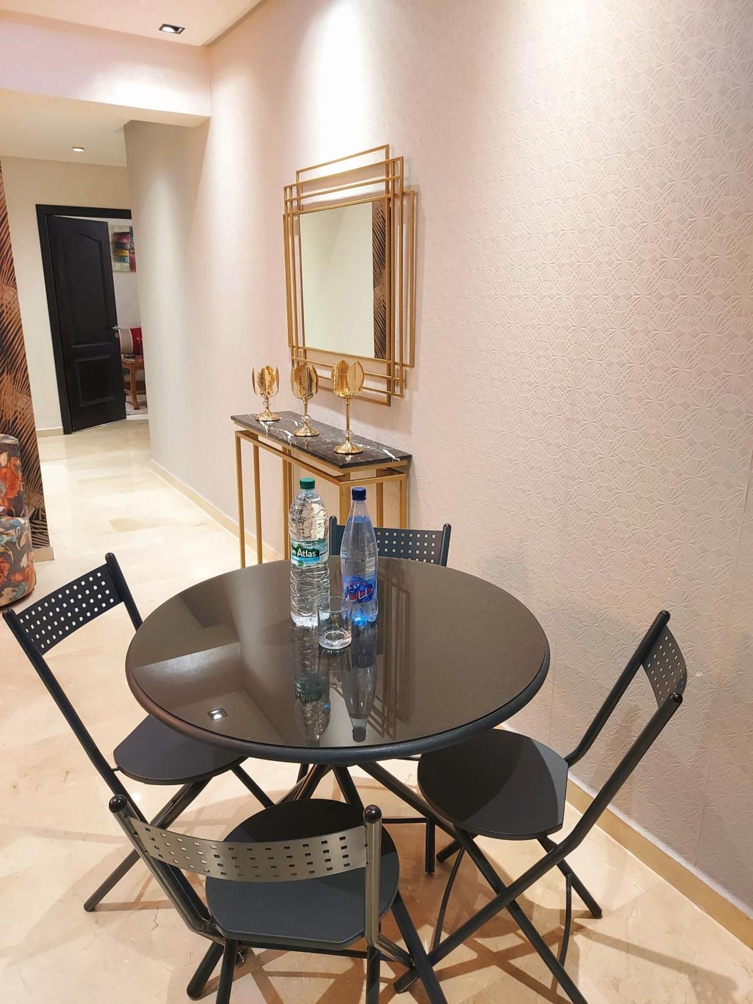 Luxury Downtown Of 80m2 In Front Of Hassan 2 Mosque And Sea From Family , Pour Famille , Interdit Couples Araabic Non Marie, Forbidden Unmarried Araabic Couples Basement Car Park Apartamento *